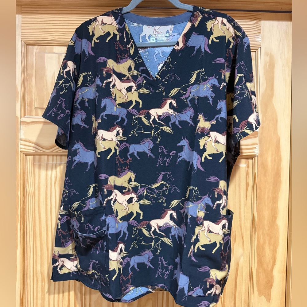 Carhartt Women’s 2X scrub top-NEW!